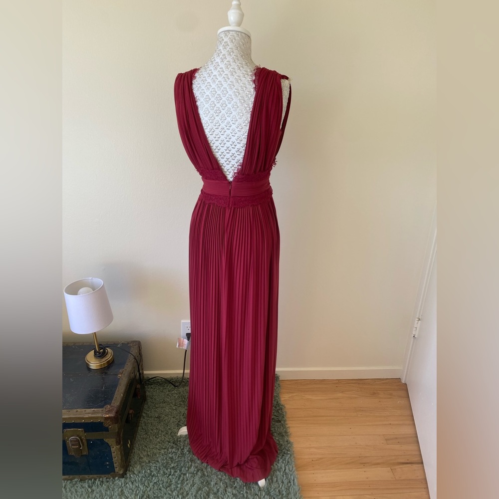Asos deep v neck red gown with lace detailing - Picture 6 of 6
